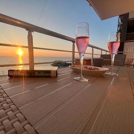 Sea View With Jacuzzi *